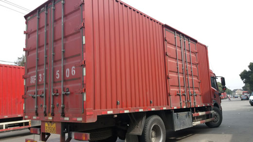偉博物流貨運卡車